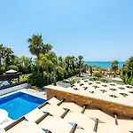 فيلة Sea Front Costa Blu By Ezoria