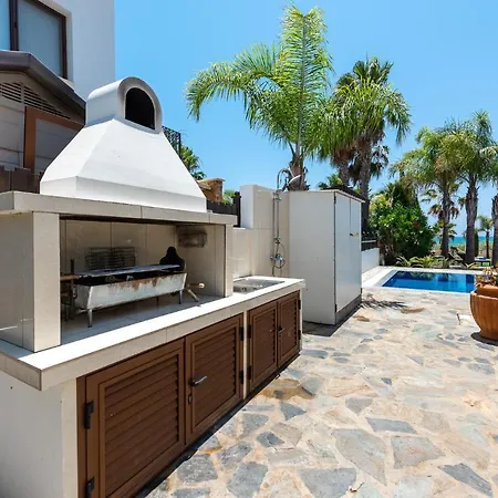 Villa Sea Front Costa Blu By Ezoria *